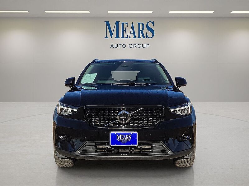 Volvo XC40 Plus, B5 AWD Gas (mild hybrid), Gasoline, Dark