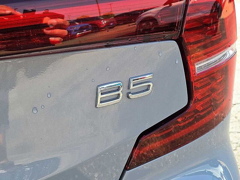 Volvo  S60 Core, B5 FWD Gas (mild hybrid), Gasoline, Dark