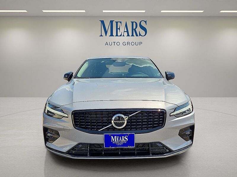 Volvo  S60 Core, B5 FWD Gas (mild hybrid), Gasoline, Dark