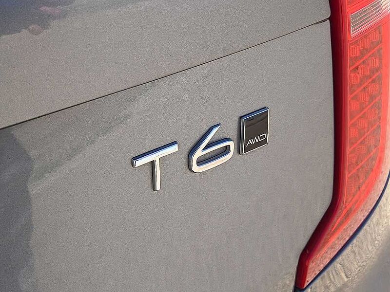 Volvo  XC90 T6 AWD Momentum