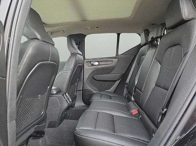 Volvo  XC40 Plus, B5 AWD Gas (mild hybrid), Gasoline, Dark