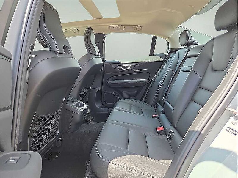Volvo  S60 Core, B5 FWD Gas (mild hybrid), Gasoline, Dark