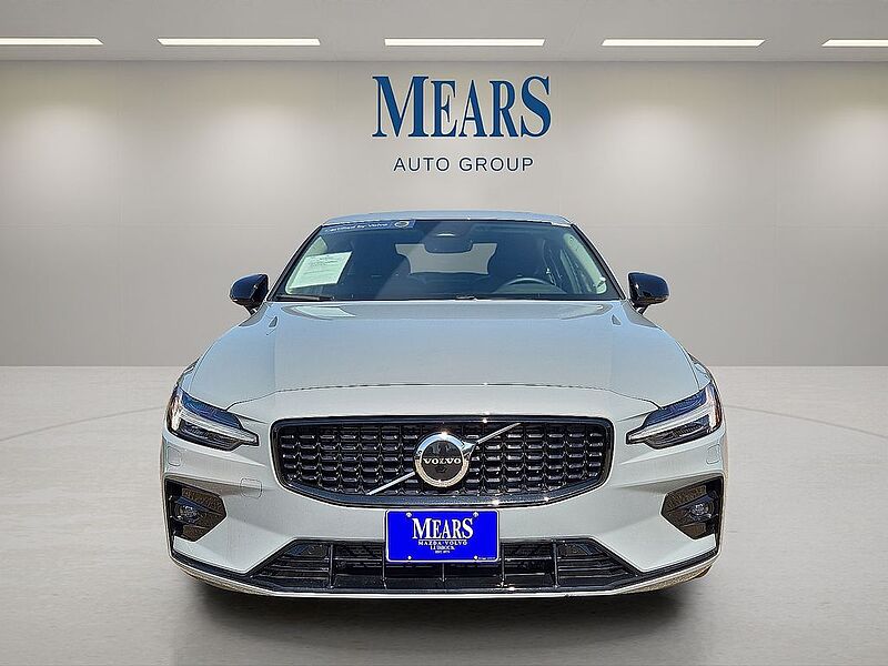 Volvo  S60 Core, B5 FWD Gas (mild hybrid), Gasoline, Dark