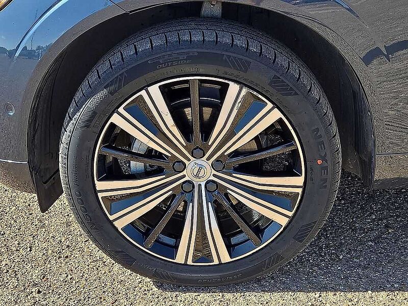 Volvo  XC60 Plus, B5 FWD, Mild Hybrid, Bright