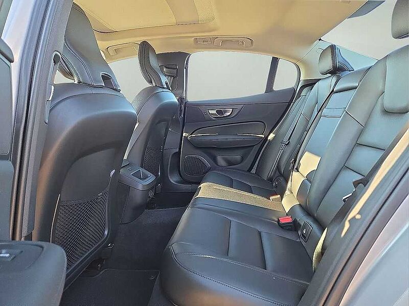 Volvo  S60 Core, B5 FWD Gas (mild hybrid), Gasoline, Dark
