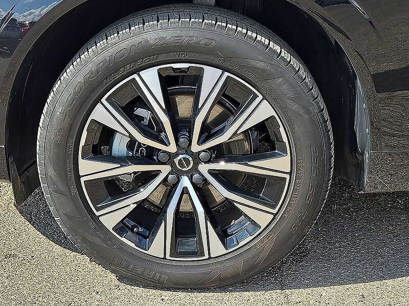 Volvo  XC60 Plus, B5 AWD Gas (mild hybrid), Gasoline, Dark