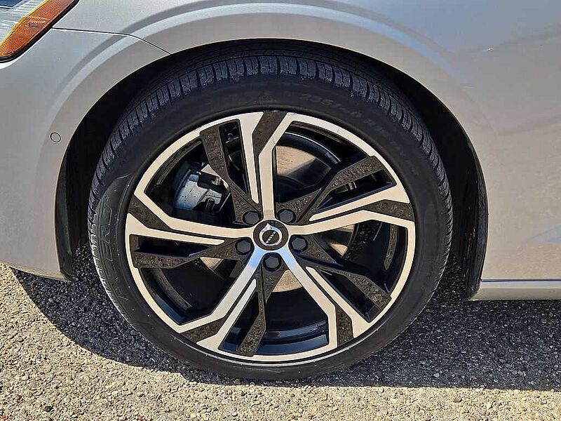 Volvo  S60 Plus, B5 AWD Gas (mild hybrid), Gasoline, Dark