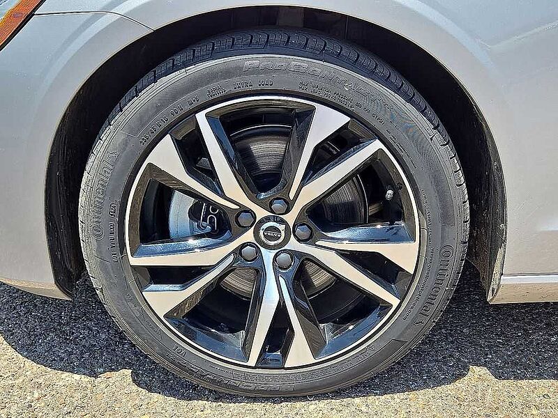 Volvo  S60 Core, B5 FWD Gas (mild hybrid), Gasoline, Dark