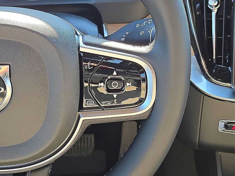 Volvo  XC90 Plus, B6 AWD Gas (mild hybrid), Gasoline, Bright, 7 Seats