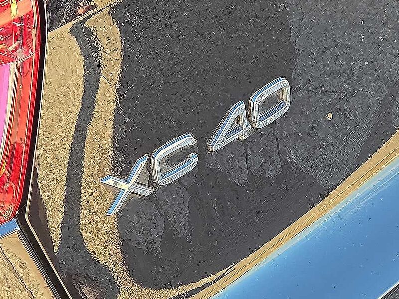 Volvo XC40 Plus, B5 AWD Gas (mild hybrid), Gasoline, Dark