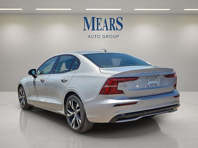 Volvo  S60 Core, B5 FWD Gas (mild hybrid), Gasoline, Dark