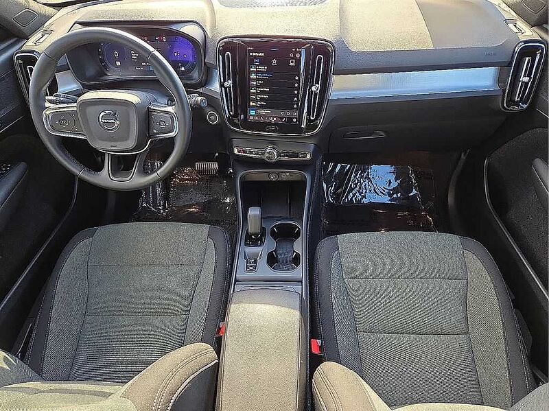 Volvo  XC40 Core, B5 AWD Gas (mild hybrid), Gasoline, Bright