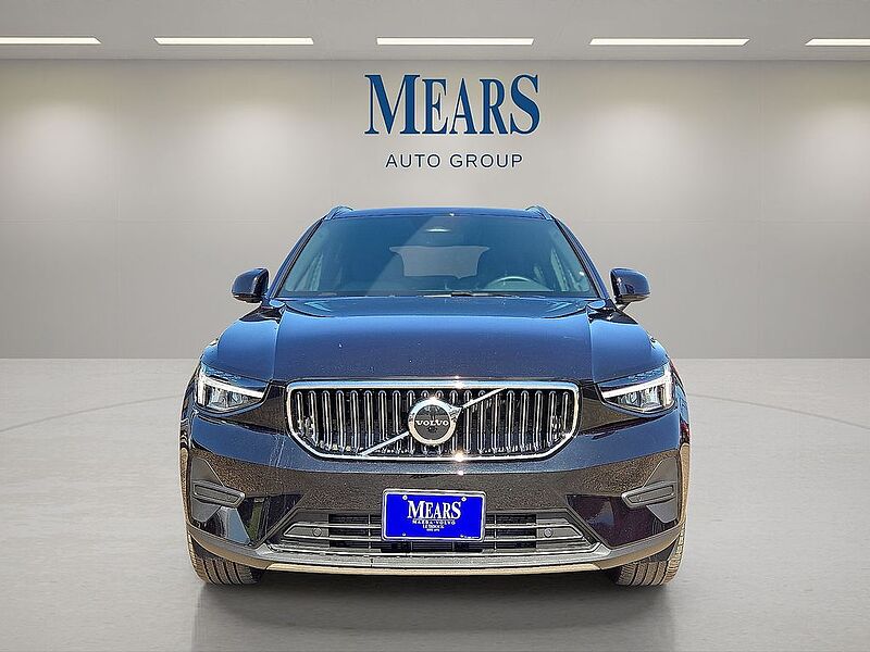 Volvo  XC40 Core, B5 AWD Gas (mild hybrid), Gasoline, Bright