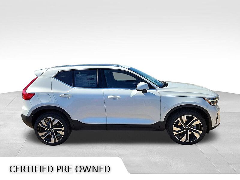 Volvo  XC40 Ultimate, B5 AWD Gas (mild hybrid), Gasoline, Bright
