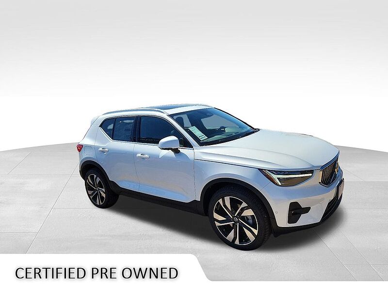 Volvo  XC40 Ultimate, B5 AWD Gas (mild hybrid), Gasoline, Bright