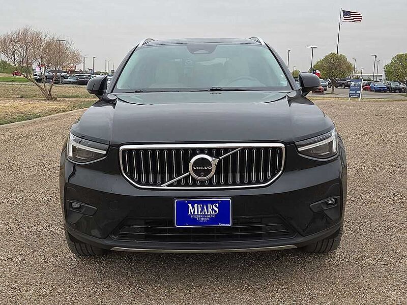 Volvo  XC40 Plus, B5 AWD Gas (mild hybrid), Gasoline, Bright
