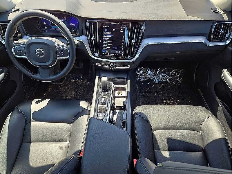 Volvo  S60 Core, B5 FWD Gas (mild hybrid), Gasoline, Dark