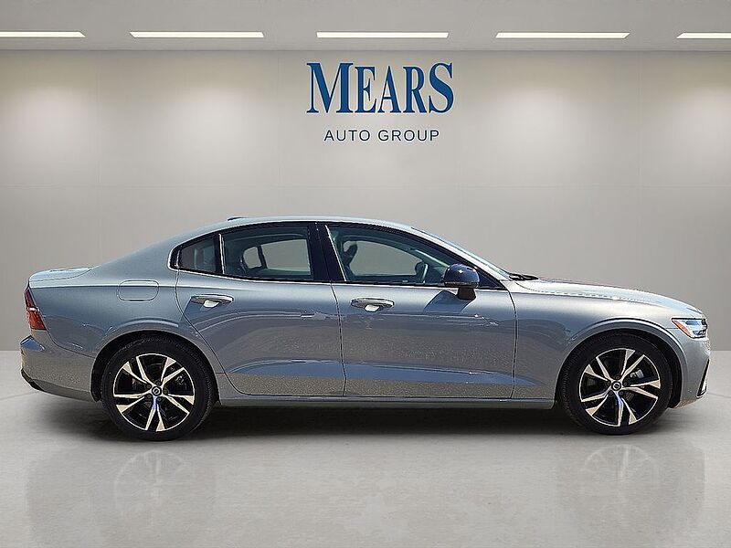 Volvo  S60 Core, B5 FWD Gas (mild hybrid), Gasoline, Dark