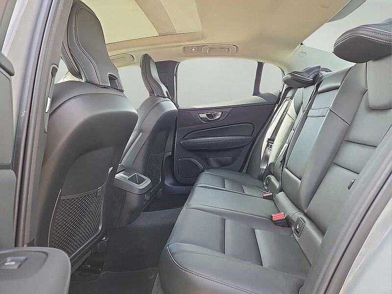 Volvo  S60 Core, B5 FWD Gas (mild hybrid), Gasoline, Dark
