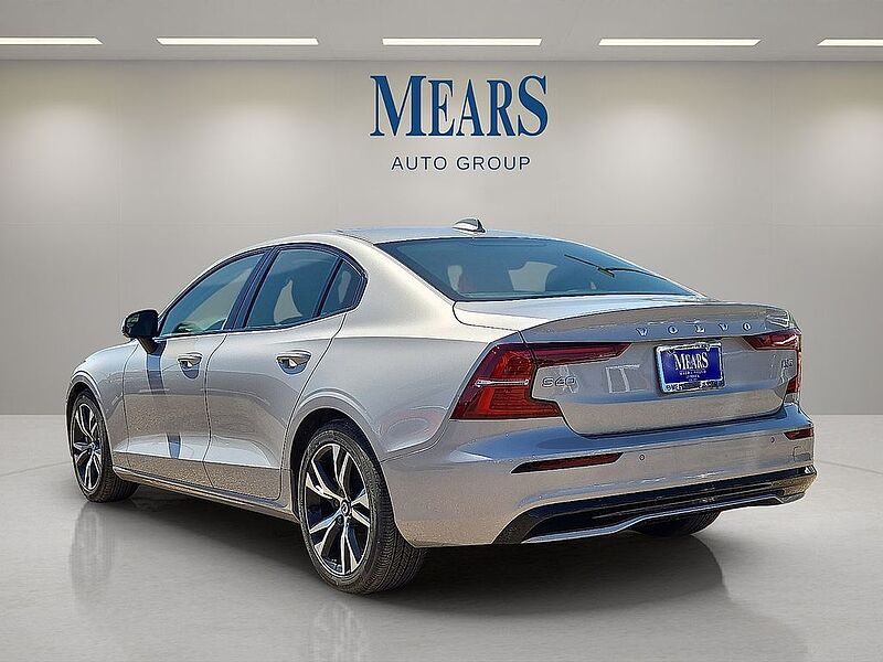 Volvo  S60 Core, B5 FWD Gas (mild hybrid), Gasoline, Dark