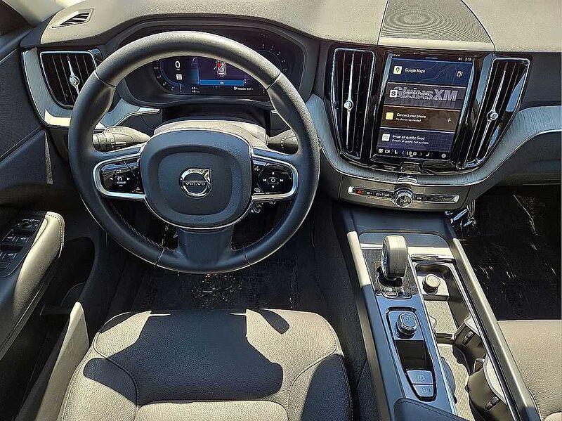Volvo  XC60 Plus, B5 AWD Gas (mild hybrid), Gasoline, Dark