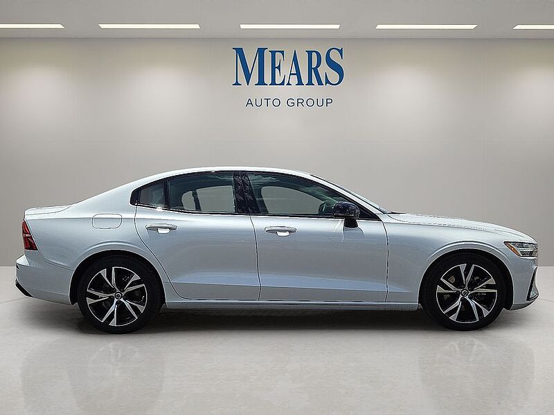 Volvo  S60 Core, B5 FWD Gas (mild hybrid), Gasoline, Dark