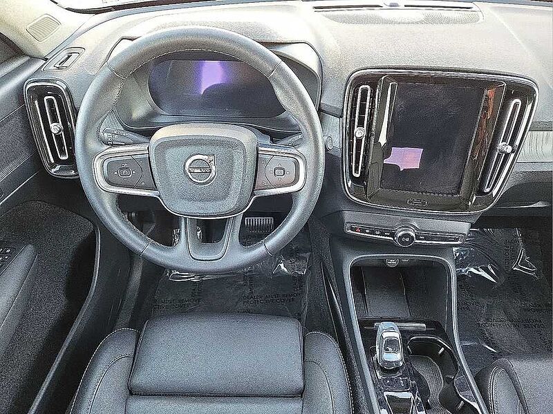 Volvo XC40 Plus, B5 AWD Gas (mild hybrid), Gasoline, Dark