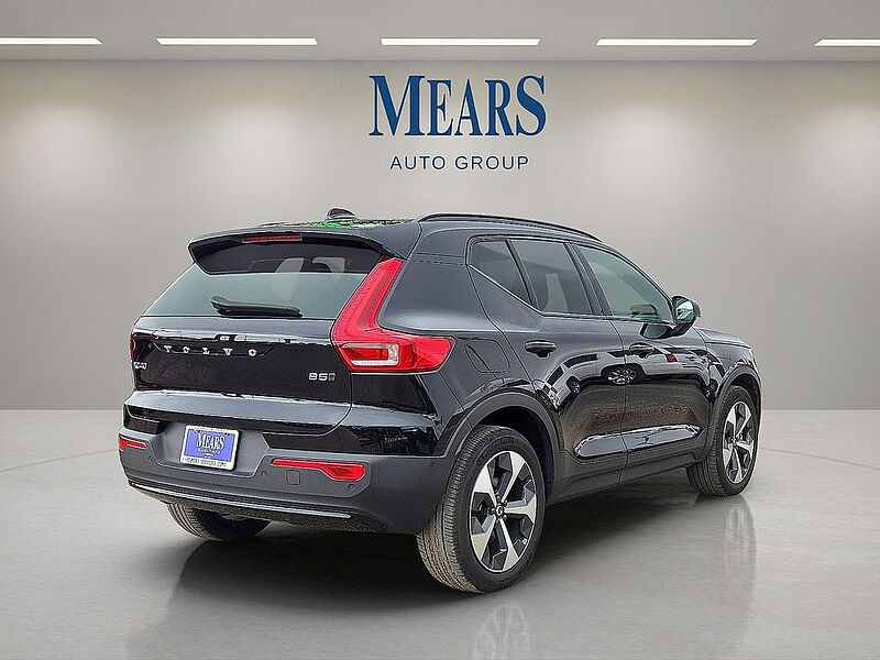 Volvo  XC40 Plus, B5 AWD Gas (mild hybrid), Gasoline, Dark