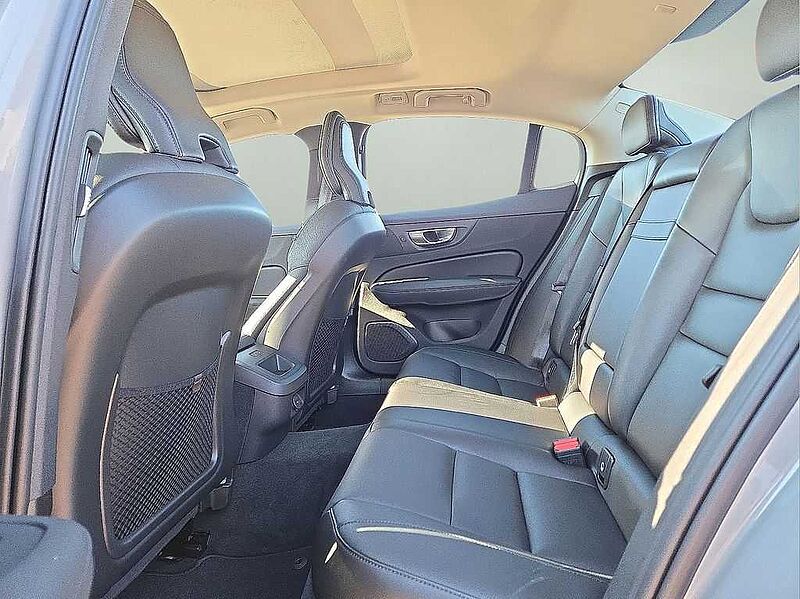 Volvo  S60 Core, B5 FWD Gas (mild hybrid), Gasoline, Dark
