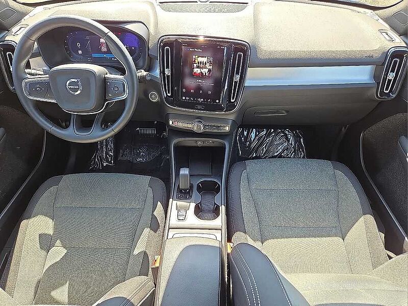 Volvo  XC40 Core, B5 AWD Gas (mild hybrid), Gasoline, Bright