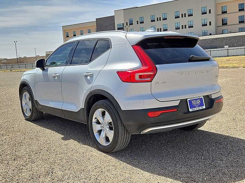 Volvo  XC40 Momentum, T5 AWD