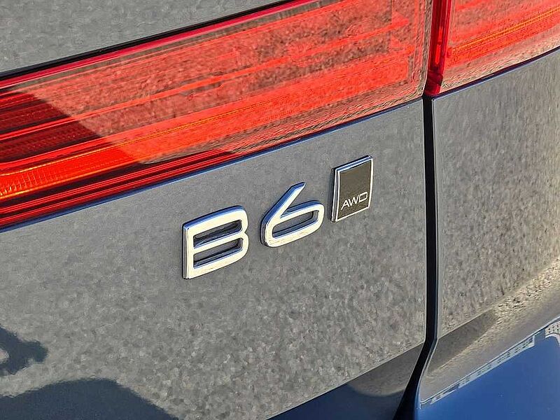 Volvo  XC60 Ultimate, B6 AWD, Mild Hybrid, Bright