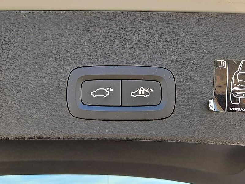 Volvo  XC40 Momentum, T5 AWD