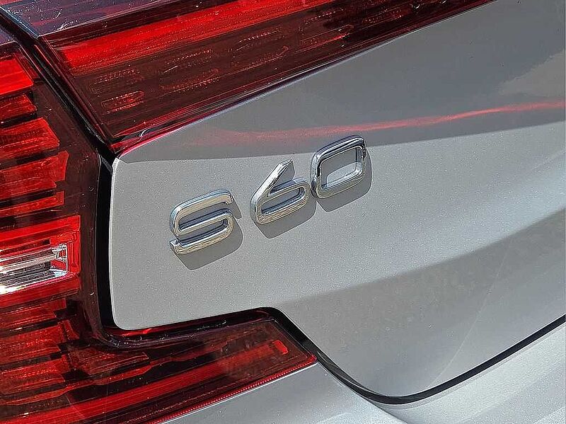 Volvo  S60 Core, B5 FWD Gas (mild hybrid), Gasoline, Dark