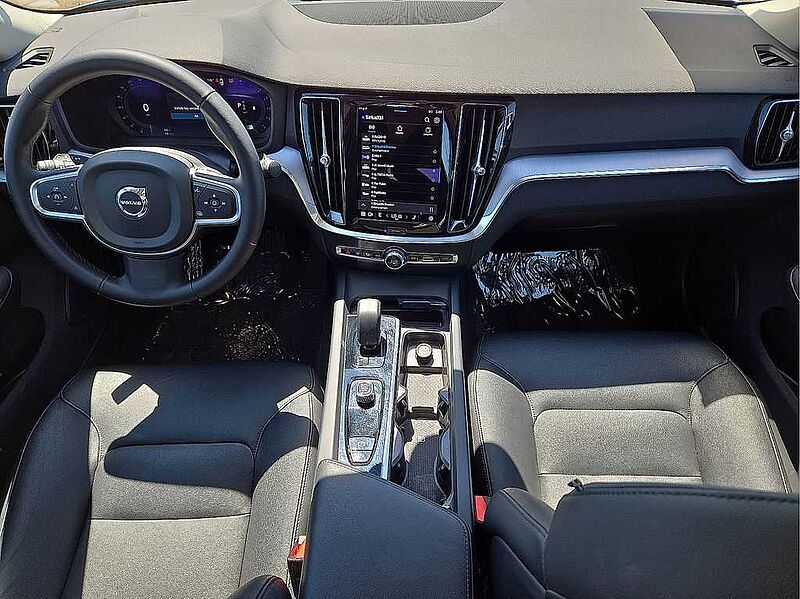 Volvo  S60 Core, B5 FWD Gas (mild hybrid), Gasoline, Dark