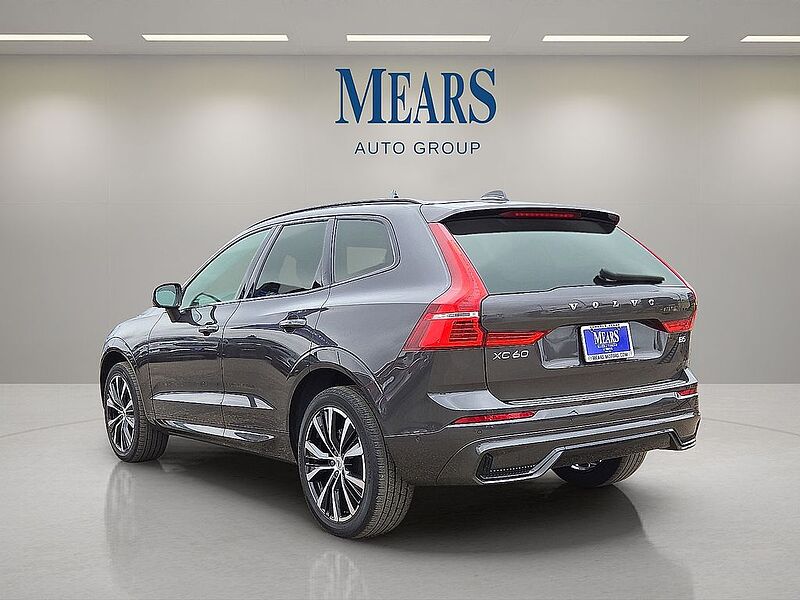 Volvo  XC60 Plus, B5 FWD, Mild Hybrid, Dark
