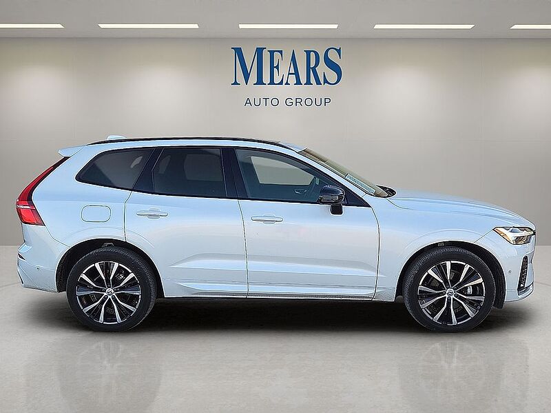 Volvo XC60 Plus, B5 AWD, Mild Hybrid, Dark