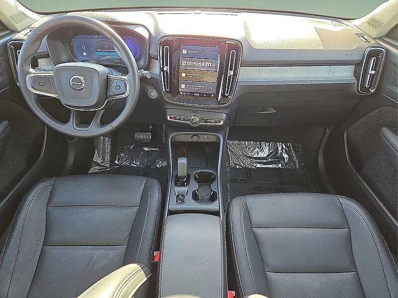 Volvo XC40 Core, B5 AWD Gas (mild hybrid), Gasoline, Bright