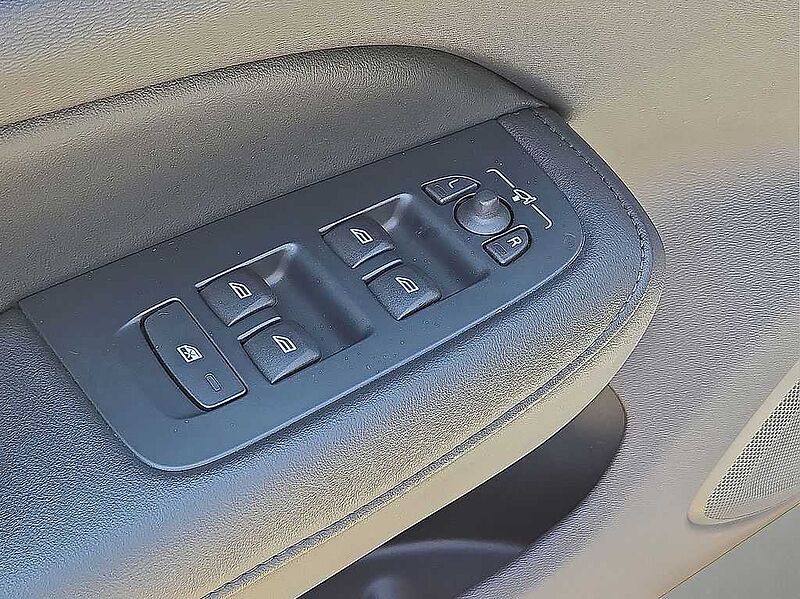 Volvo  S60 Core, B5 FWD Gas (mild hybrid), Gasoline, Dark