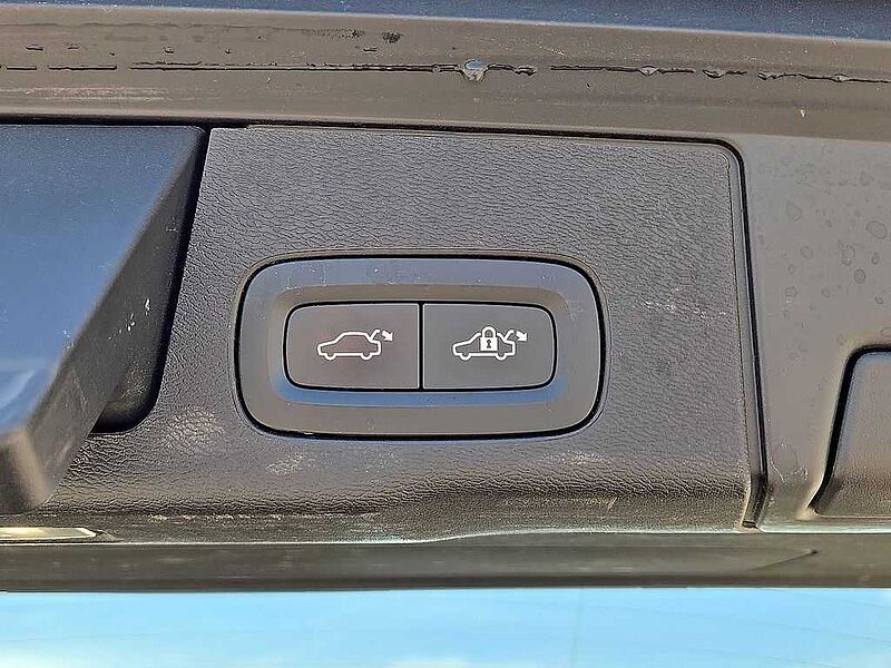 Volvo  XC60 Plus, B5 FWD, Mild Hybrid, Bright