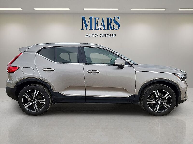 Volvo  XC40 Plus, B5 AWD, Mild Hybrid, Bright