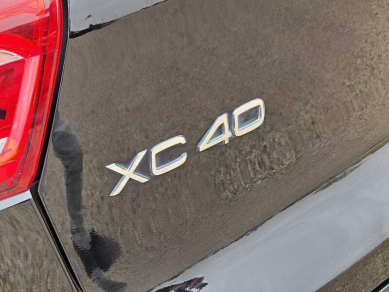 Volvo  XC40 Plus, B5 AWD Gas (mild hybrid), Gasoline, Bright