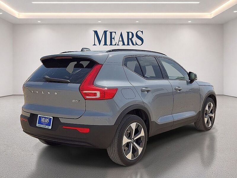 Volvo  XC40 Plus, B5 AWD, Mild Hybrid, Dark
