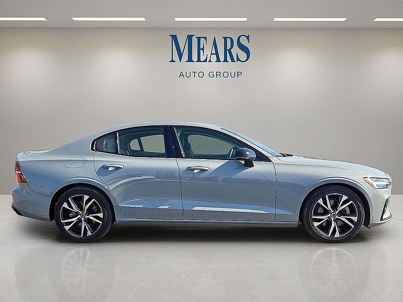 Volvo  S60 Core, B5 FWD Gas (mild hybrid), Gasoline, Dark