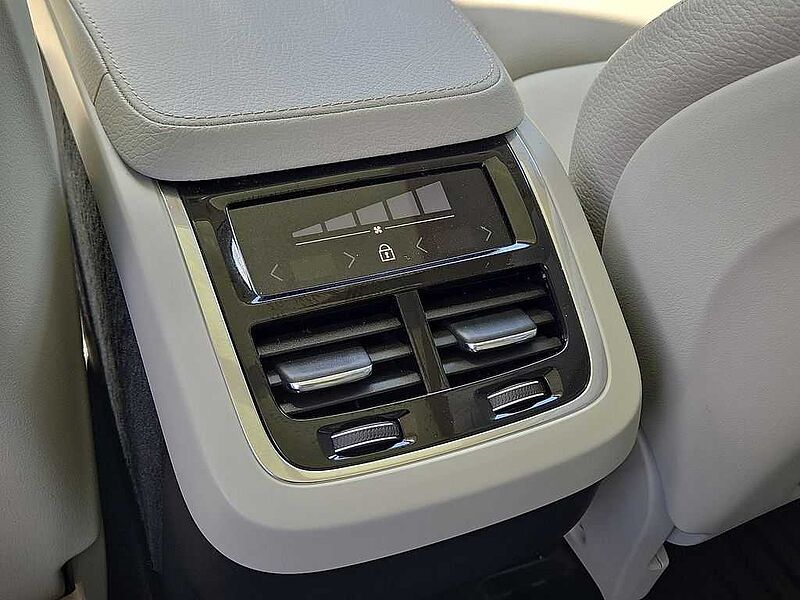 Volvo  XC90 Momentum, T6 AWD , 7 Seats