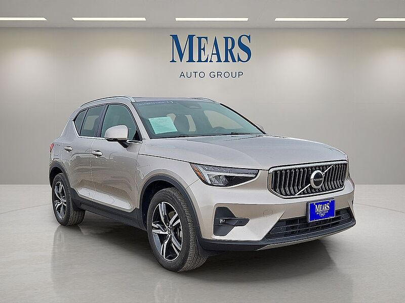 Volvo  XC40 Plus, B5 AWD, Mild Hybrid, Bright