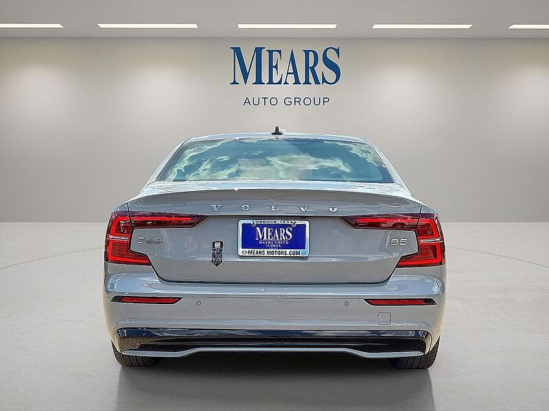 Volvo  S60 Core, B5 FWD Gas (mild hybrid), Gasoline, Dark