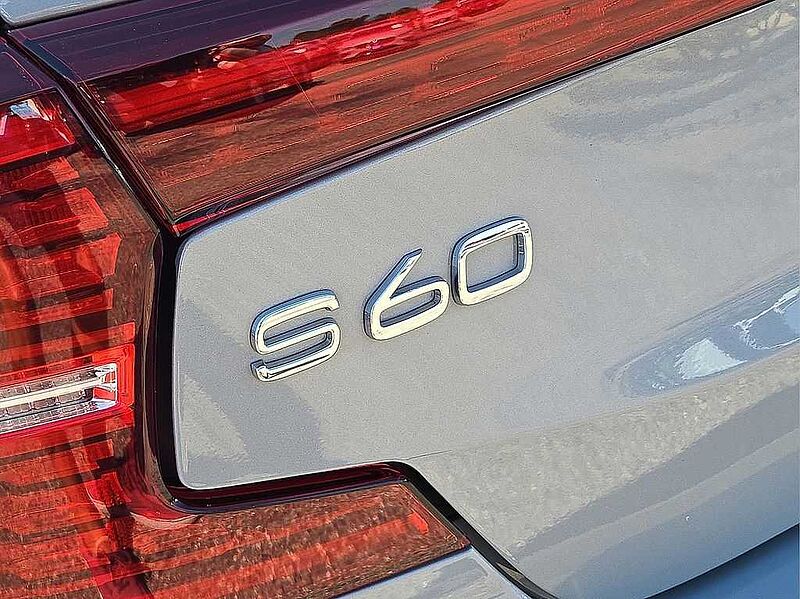 Volvo  S60 Core, B5 FWD Gas (mild hybrid), Gasoline, Dark