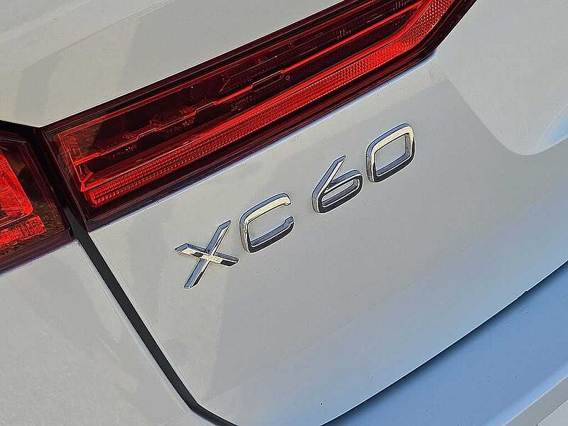 Volvo  XC60 Momentum, B5 FWD