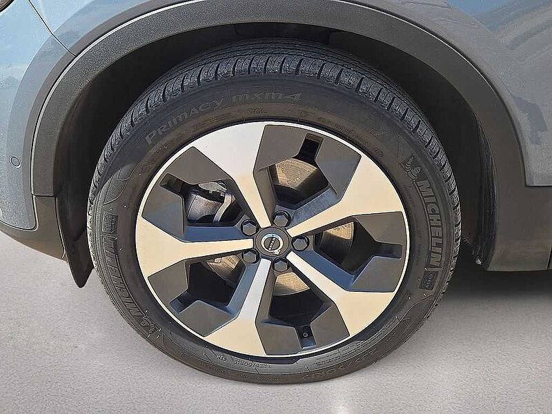 Volvo  XC40 Plus, B5 AWD, Mild Hybrid, Dark